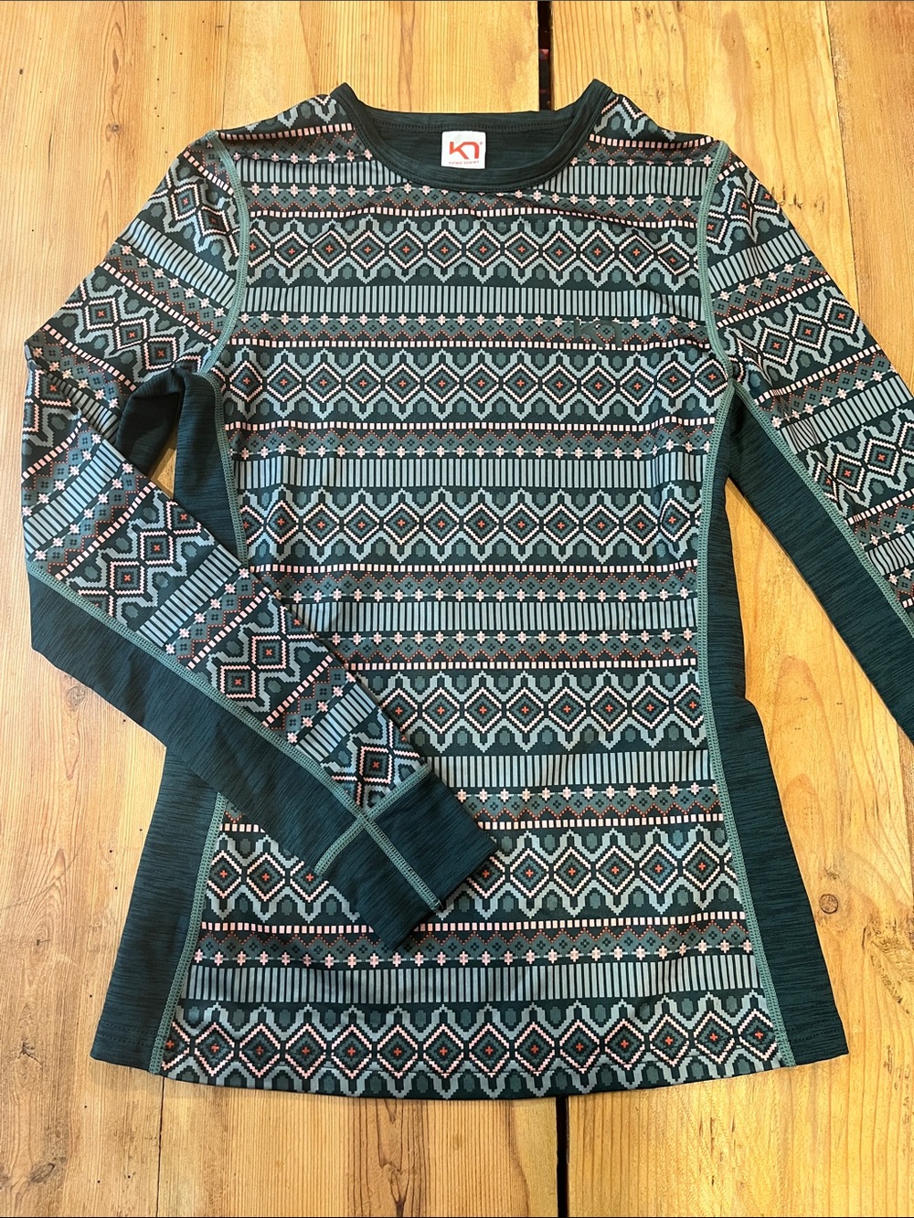 KARI TRAA XS Lune Long Sleeve Baselayer in Green All-Over Pattern